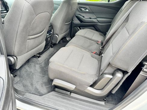 Used 2021 Chevrolet Traverse LS FWD image 13
