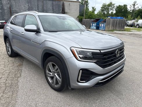 Used 2024 Volkswagen Atlas Cross Sport SEL R-Line AWD/4WD image 6