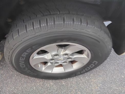 Used 2012 Toyota 4Runner SR5 image 7