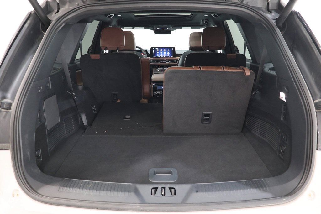 Used 2025 Lincoln Aviator Reserve w/ Illumination Package AWD/4WD image 38