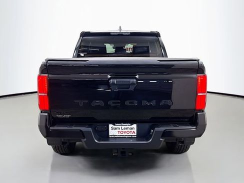 Used 2025 Toyota Tacoma TRD Sport image 6
