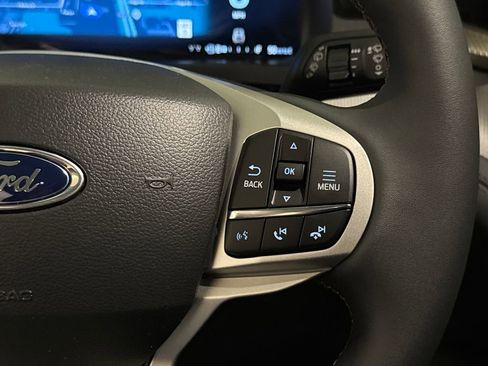 New 2026 Ford Explorer Active RWD image 39