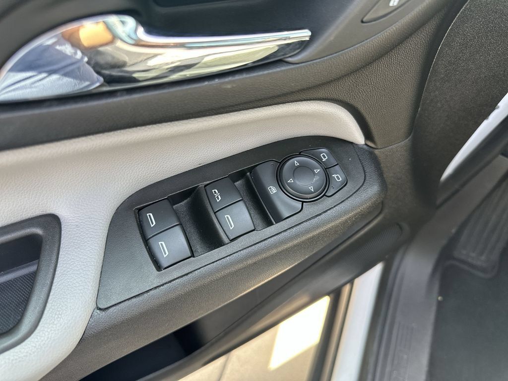 Certified 2024 Chevrolet Equinox LS w/ LS Convenience Package AWD/4WD image 22