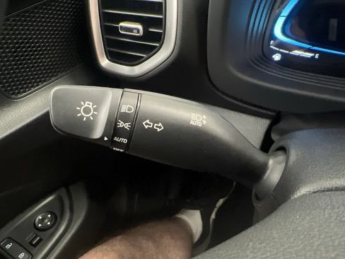 New 2026 Hyundai Venue SEL FWD image 19