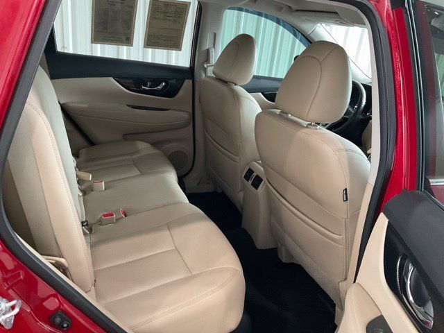 Used 2017 Nissan Rogue SL w/ SL Premium Package FWD image 24