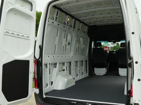 New 2025 Mercedes-Benz Sprinter 2500 image 42