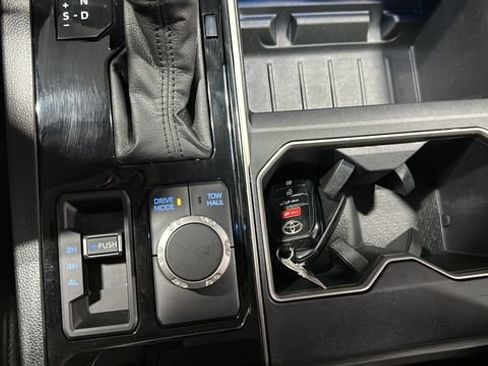 Used 2022 Toyota Tundra SR5 AWD/4WD image 22