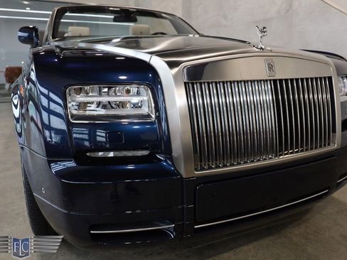 Used 2013 Rolls-Royce Phantom Drophead Coupe image 12