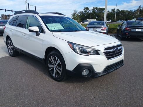 Used 2018 Subaru Outback 2.5i Limited image 3
