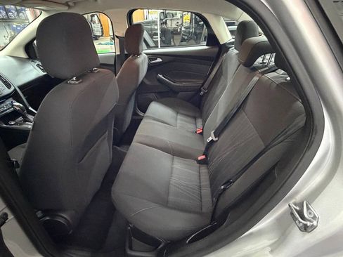 Used 2016 Ford Focus SE w/ SE Cold Weather Package FWD image 23