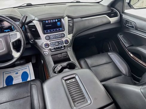 Used 2017 GMC Yukon SLT w/ Premium Edition RWD image 28