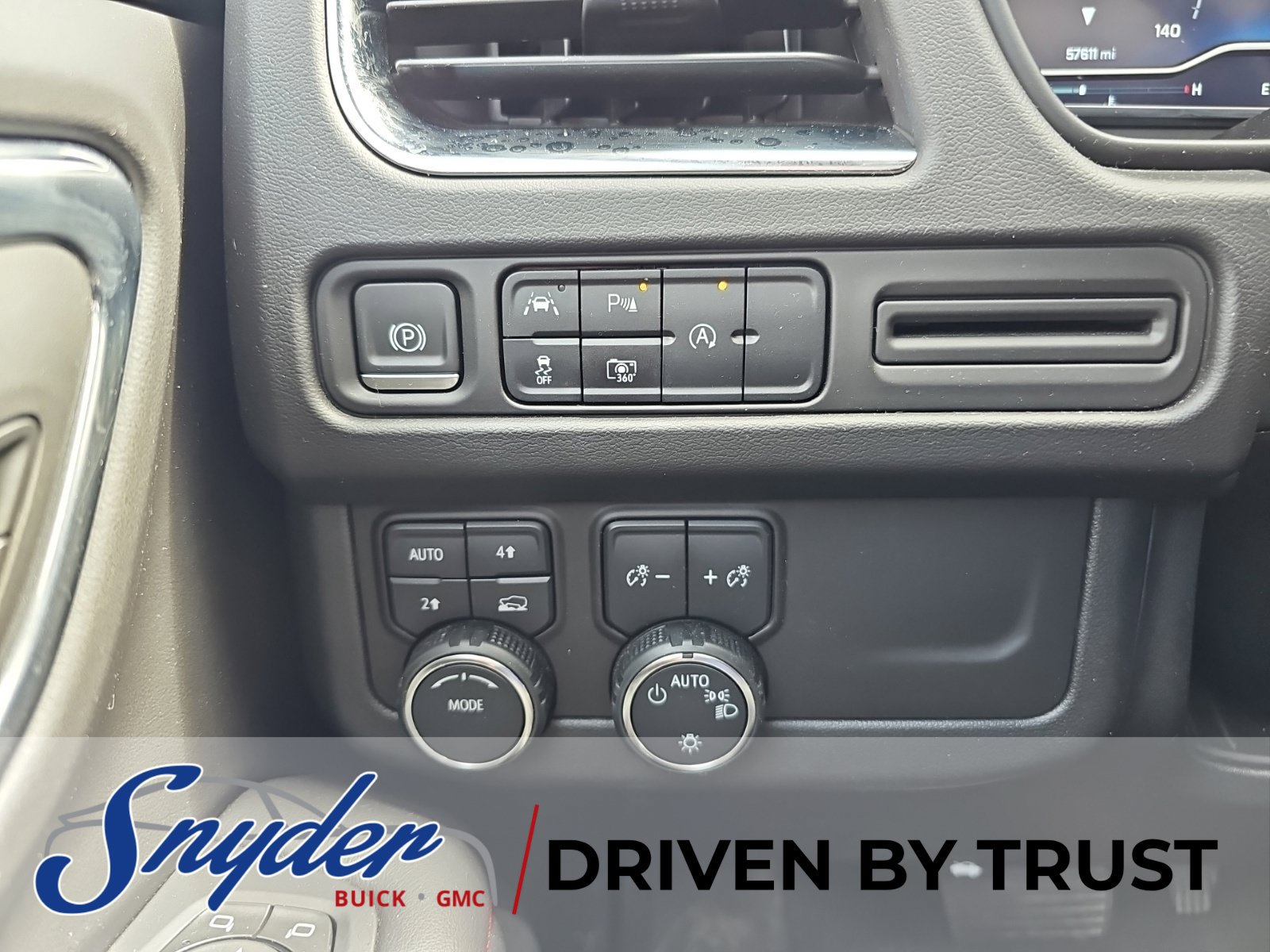 Used 2024 Chevrolet Tahoe RST w/ Luxury Package AWD/4WD image 14