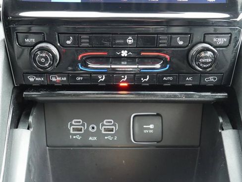 Used 2023 Jeep Grand Cherokee L Limited image 23