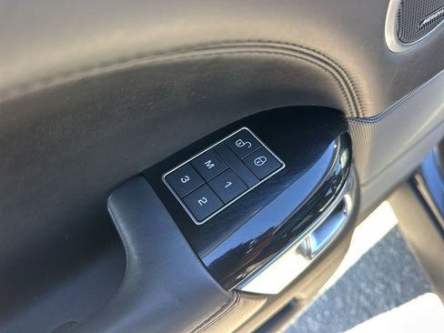 Used 2018 Land Rover Range Rover Sport HSE Dynamic image 11