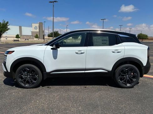 New 2026 Nissan Kicks SR FWD image 3