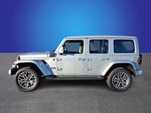 Used 2023 Jeep Wrangler Unlimited Sahara AWD/4WD image 7