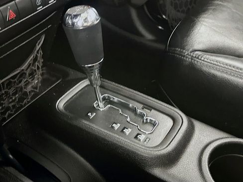 Used 2016 Jeep Wrangler Unlimited Sahara w/ Connectivity Group image 22