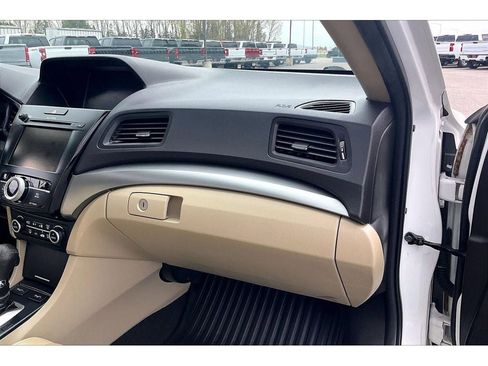 Used 2017 Acura ILX w/ Premium Package FWD image 17