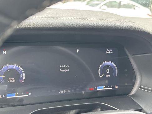 Used 2023 Jeep Grand Cherokee Limited AWD/4WD image 29