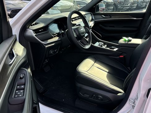 New 2026 Jeep Grand Cherokee Limited AWD/4WD image 26