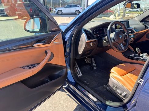 Used 2021 BMW X4 M40i w/ Executive Package image 10