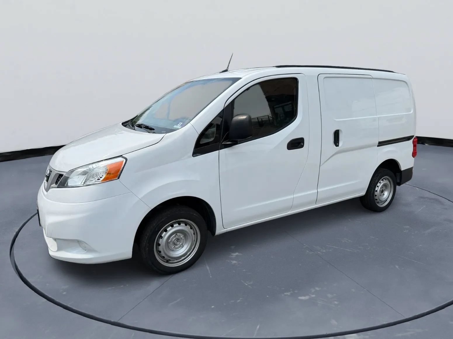 Used 2020 Nissan NV200 S w/ Back Door Glass Package FWD image 2