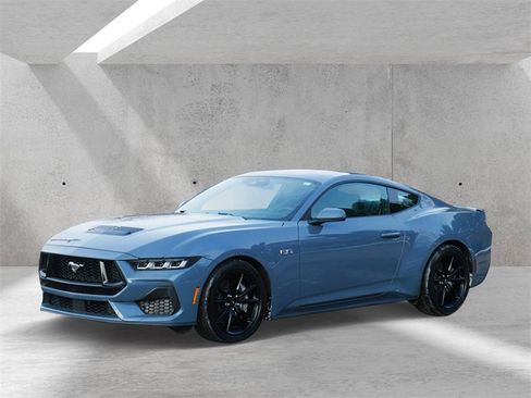 Used 2024 Ford Mustang GT Premium image 6