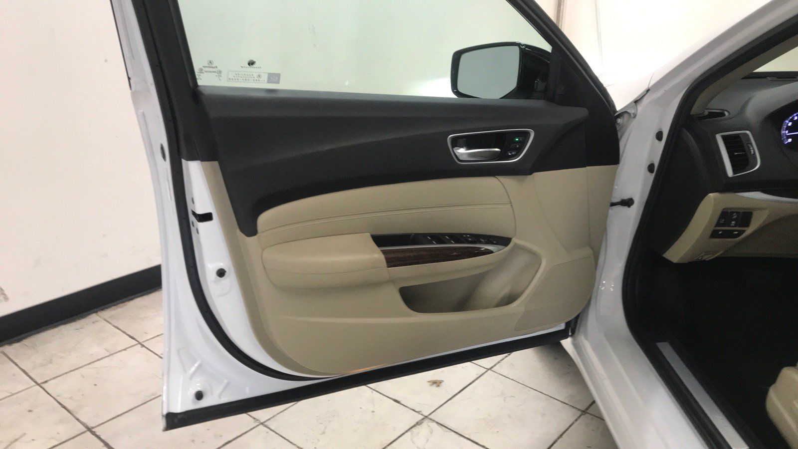 Used 2020 Acura TLX w/ Technology Package FWD image 7