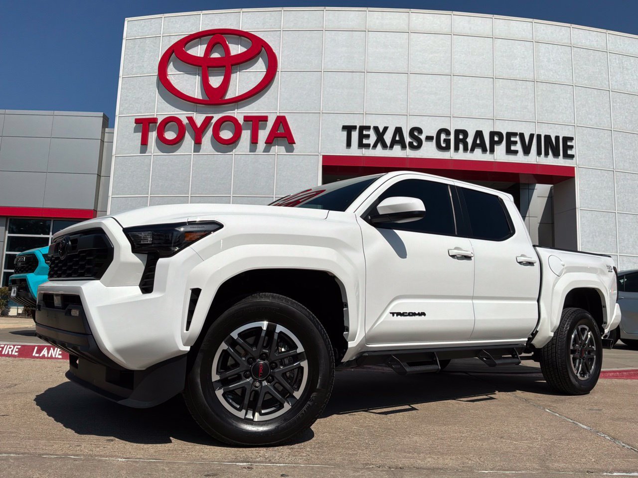 Used 2025 Toyota Tacoma TRD Sport RWD image 2