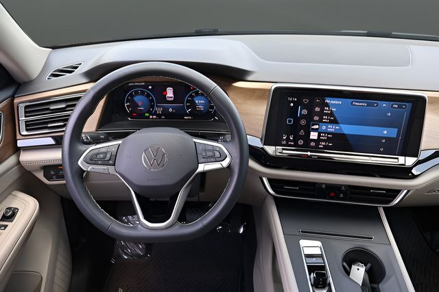 Certified 2024 Volkswagen Atlas SE FWD image 15