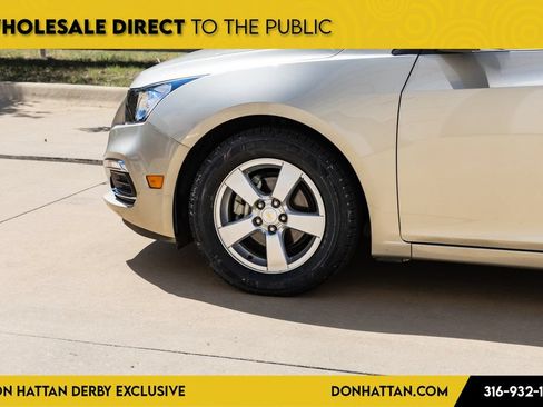 Used 2016 Chevrolet Cruze LT FWD image 29