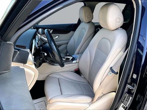 Used 2018 Mercedes-Benz GLC 300 4MATIC image 24