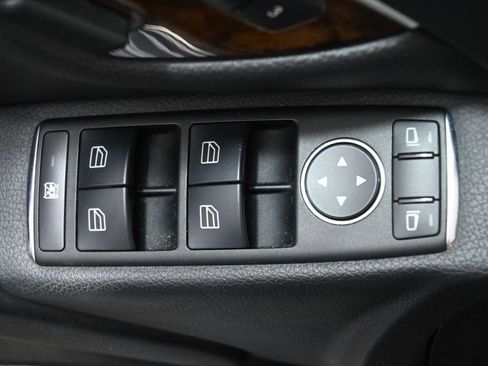 Used 2013 Mercedes-Benz C 300 4MATIC Sedan image 29