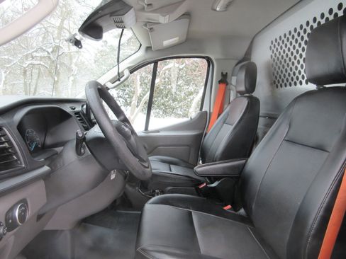Used 2020 Ford Transit 150 Low Roof image 21