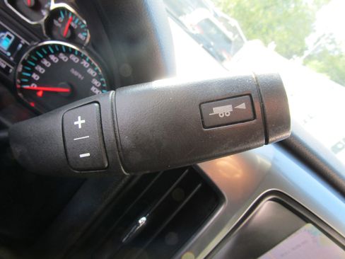 Used 2015 Chevrolet Silverado 2500 LT w/ LT Convenience Package image 30