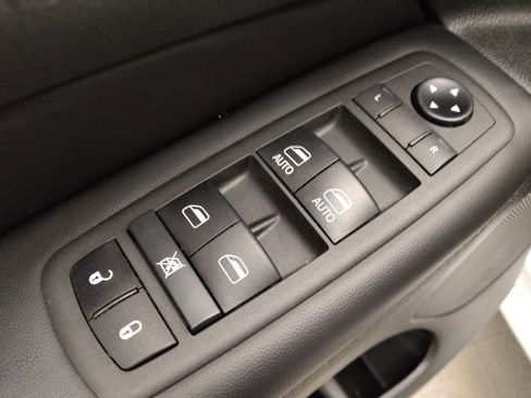 Used 2021 Jeep Grand Cherokee Laredo X RWD image 27