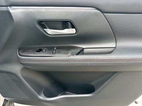 Used 2025 Nissan Kicks SR w/ SR Premium Package FWD image 20