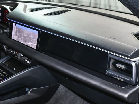 Used 2025 Porsche Macan 4 Electric image 58