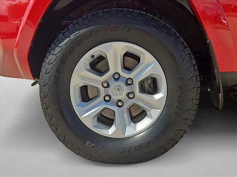Used 2022 Toyota 4Runner SR5 Premium AWD/4WD image 23