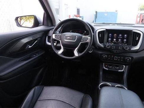Used 2024 GMC Terrain SLT image 22