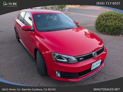 Used 2014 Volkswagen Jetta GLI Autobahn FWD image 4