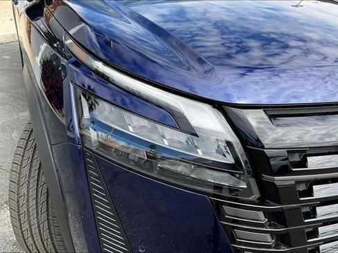 New 2026 Nissan Pathfinder SV image 10