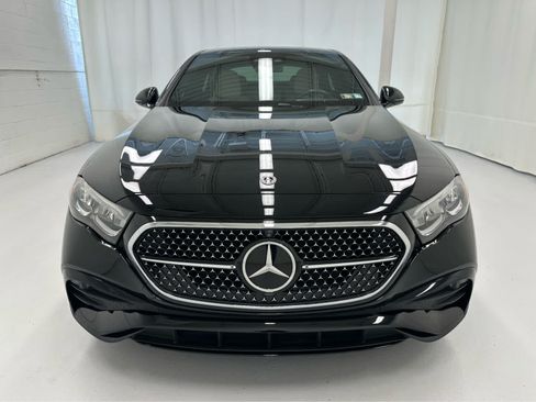 Used 2025 Mercedes-Benz E 350 4MATIC Sedan image 2