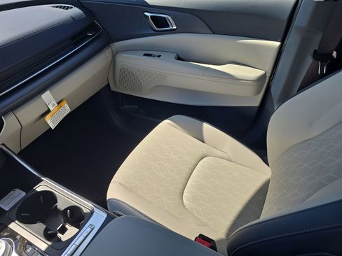 New 2026 Kia Carnival EX image 15