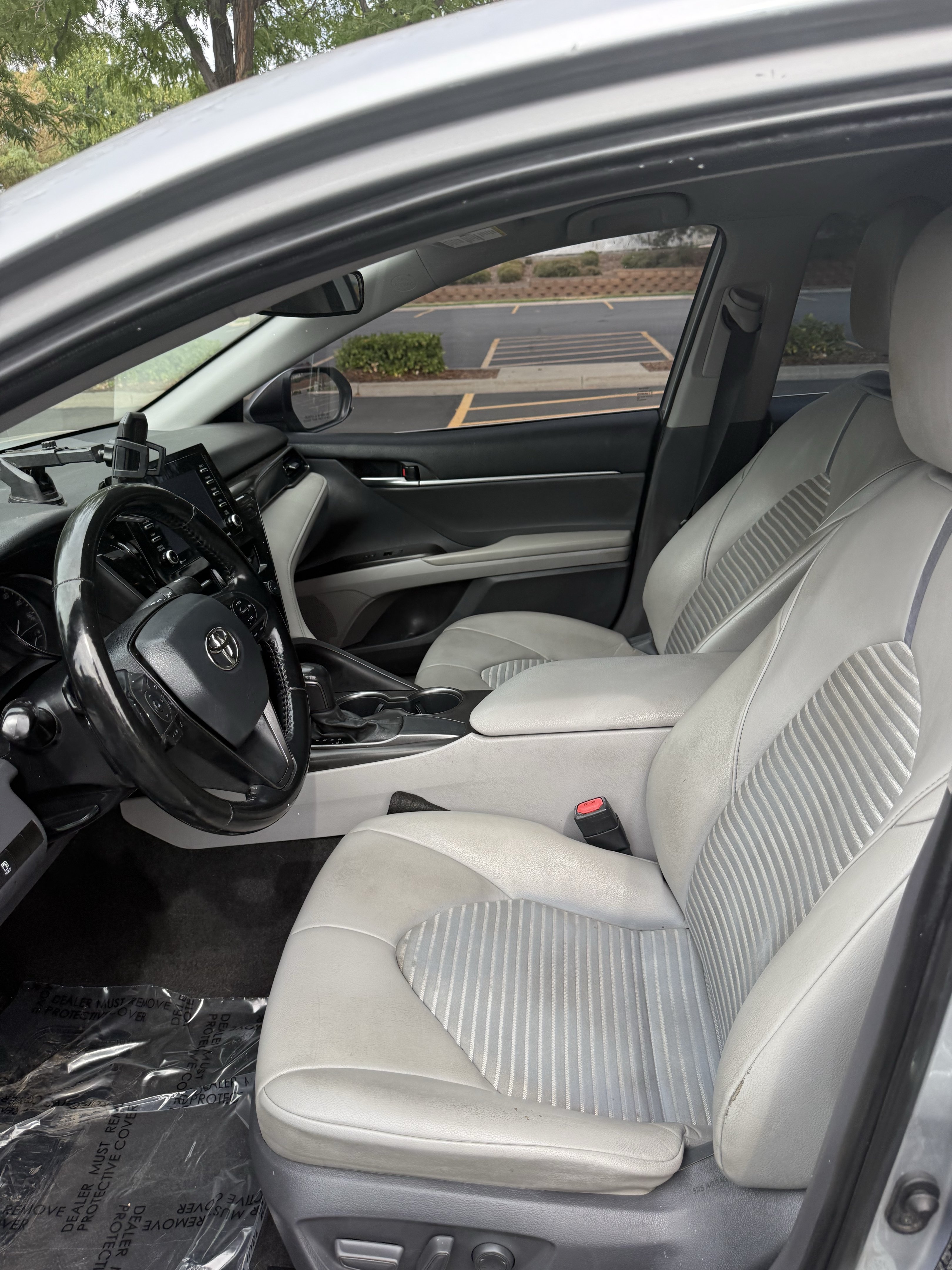 Used 2021 Toyota Camry SE FWD image 12