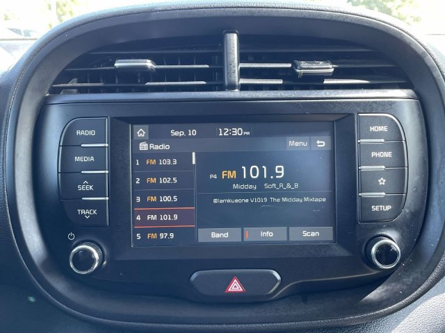 Used 2021 Kia Soul LX FWD image 25