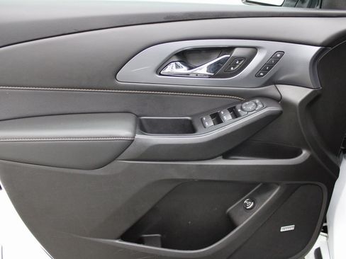 Used 2020 Chevrolet Traverse Premier w/ LPO, Blackout Package image 12