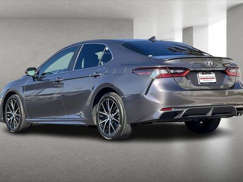 Certified 2022 Toyota Camry SE w/ Convenience Package FWD image 5
