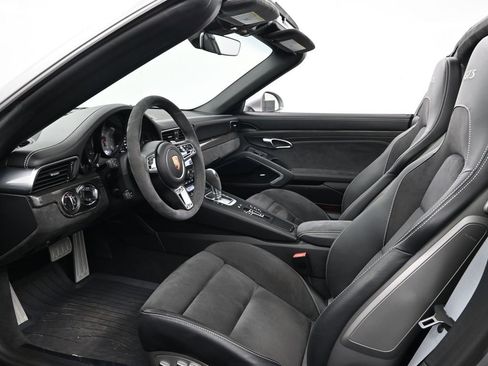 Certified 2019 Porsche 911 Targa 4 GTS image 4