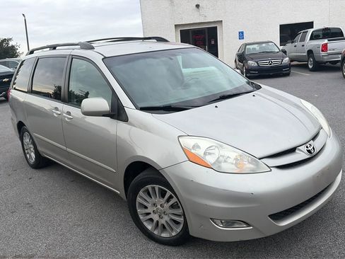 Used 2007 Toyota Sienna XLE Limited image 26